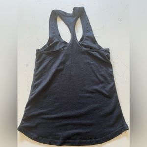 Vuori lux performance tank